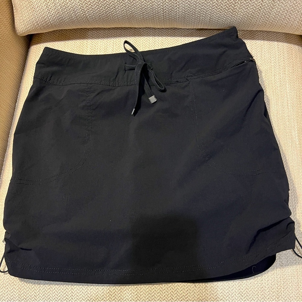 Green Tea size Medium black athletic skort - Picture 1 of 10